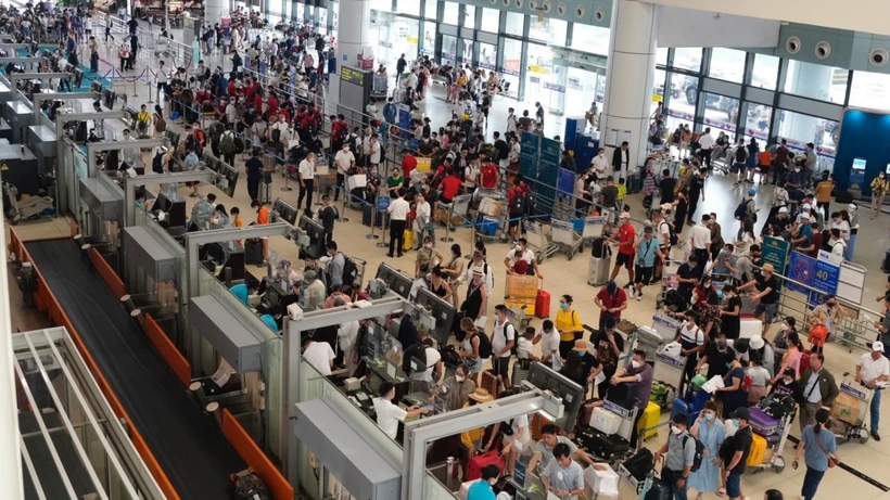 Hai sân bay lớn nhất cả nước đón hơn 233.000 hành khách trong ngày 28 Tết